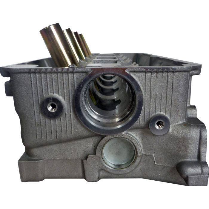 EngineBits Bare Cylinder Head for a Mitsubishi 4G64 (16 Valve) 2.3L Petrol Engine - Image 4