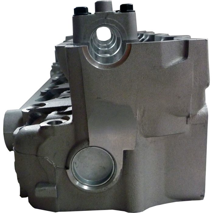 EngineBits Bare Cylinder Head for a Mitsubishi 4M40 (16 Valve) 2.8L Diesel Engine - Image 5