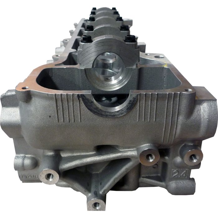EngineBits Bare Cylinder Head for a Toyota 2RZ 2.4L (8 Valve) Petrol Engine - Image 6