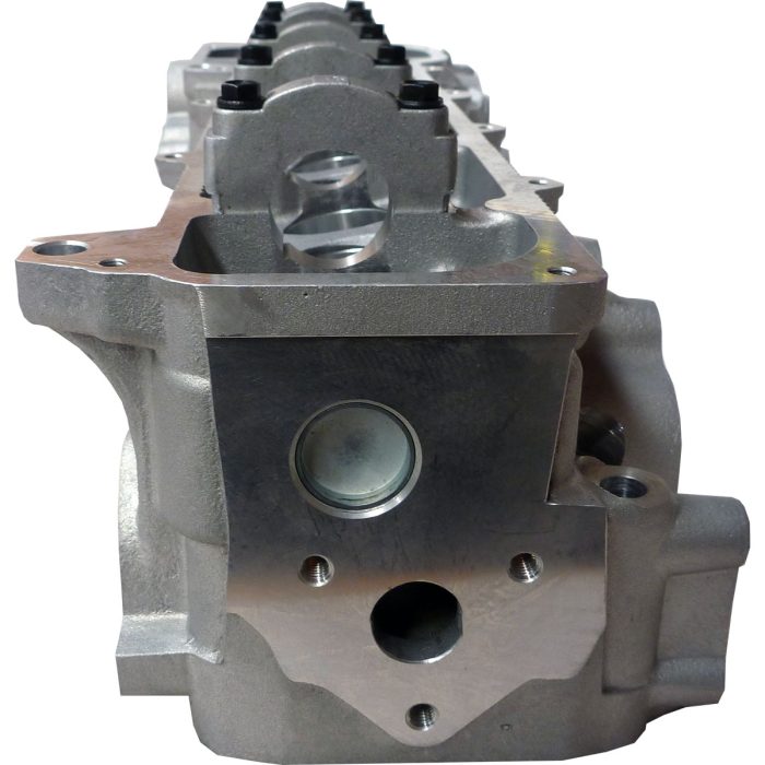 EngineBits Bare Cylinder Head for a Toyota 2RZ 2.4L (8 Valve) Petrol Engine - Image 4