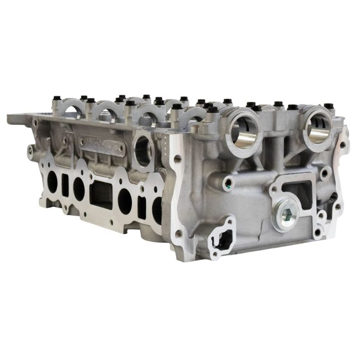 EngineBits Assembled Cylinder Head for a Early Toyota 2TR 2.7L (16 Valve) Petrol Engine - Image 2